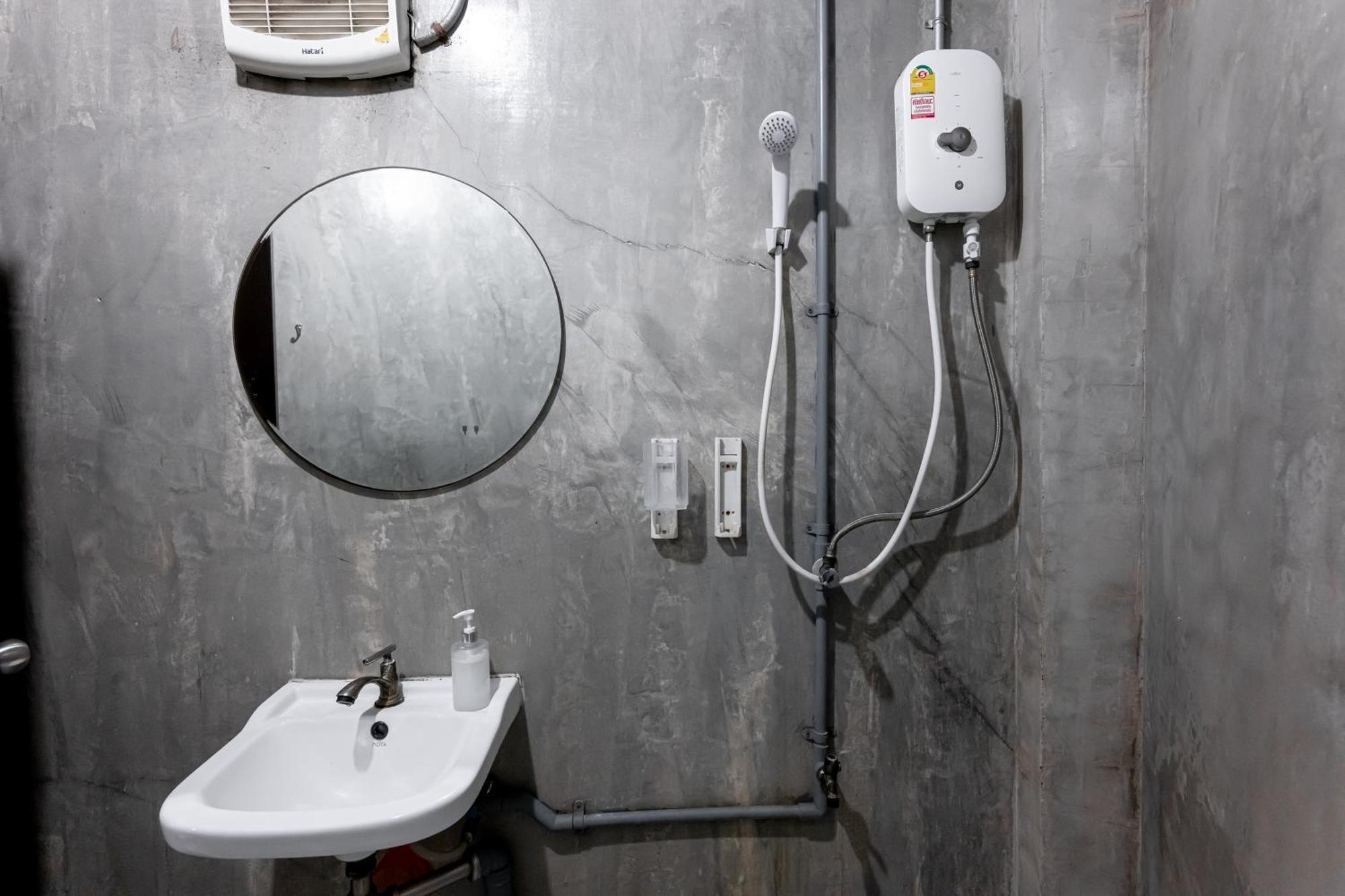 Vibes Albergue Banguecoque